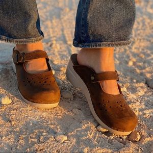 Brown Sanita fall clogs